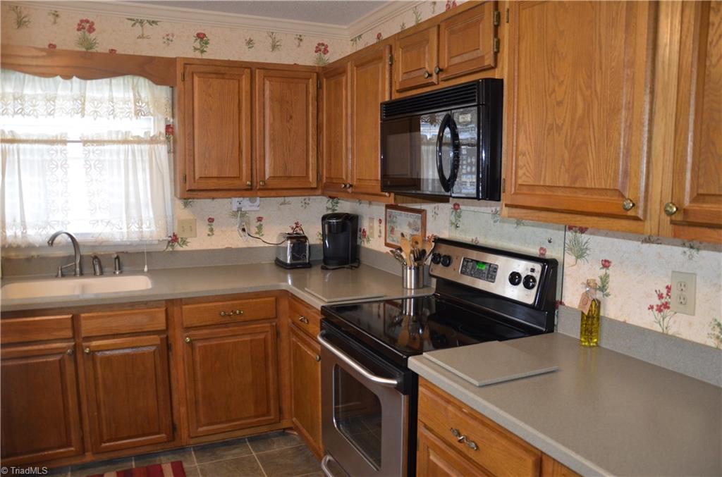 1611 Ternberry Road High Point, NC 27262 - Photo 2 of 11 Gallery Image 2