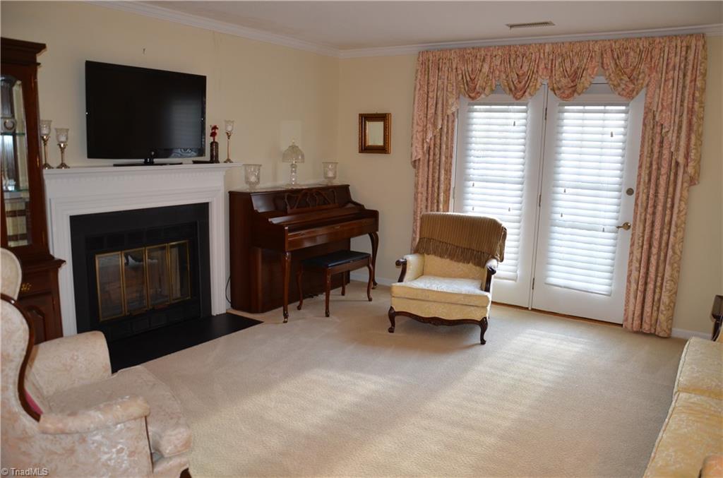 1611 Ternberry Road High Point, NC 27262 - Photo 7 of 11 Gallery Image 7