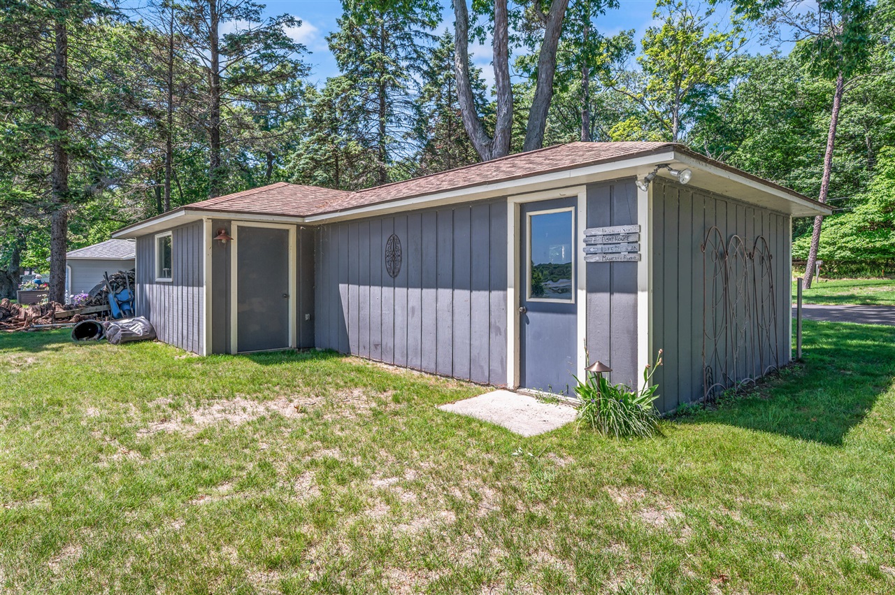 339 McNitt Road Manistee, MI 49660 - Photo 39 of 51 Gallery Image 39