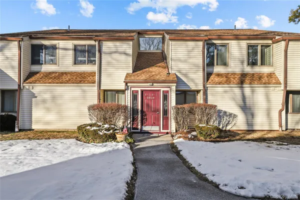 $449,000 | 50 Jefferson Ovl, Unit A, Yorktown Heights, NY 10598