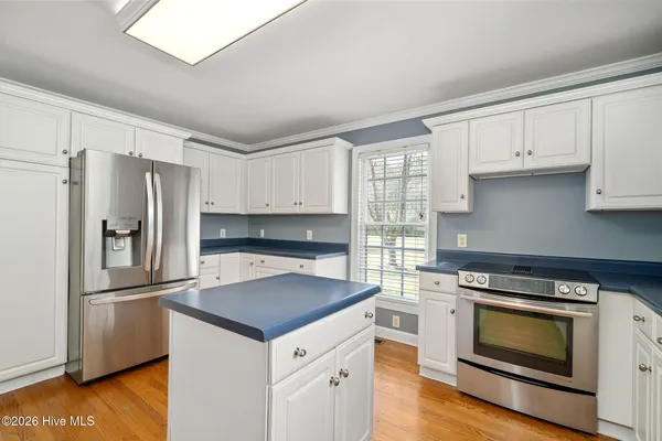 $500,000 | 213 Country Club Drive, Wallace, NC 28466