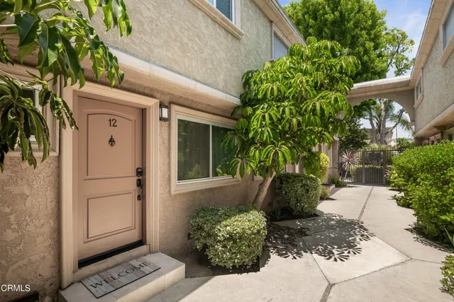 a view of a entryway in front of house