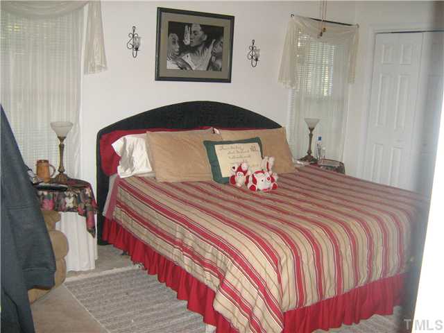 907 Horton Road Durham, NC 27704 - Photo 3 of 4