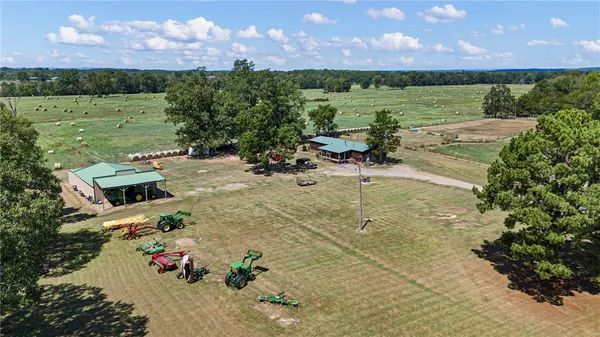 $699,000 | 8 Givens Lane, Morrilton, AR 72110