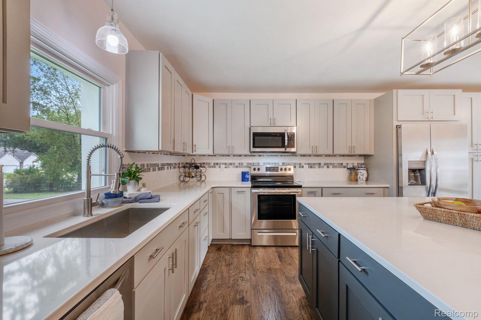 6056 Davison Road Burton, MI 48509 - Photo 16 of 35 Gallery Image 16
