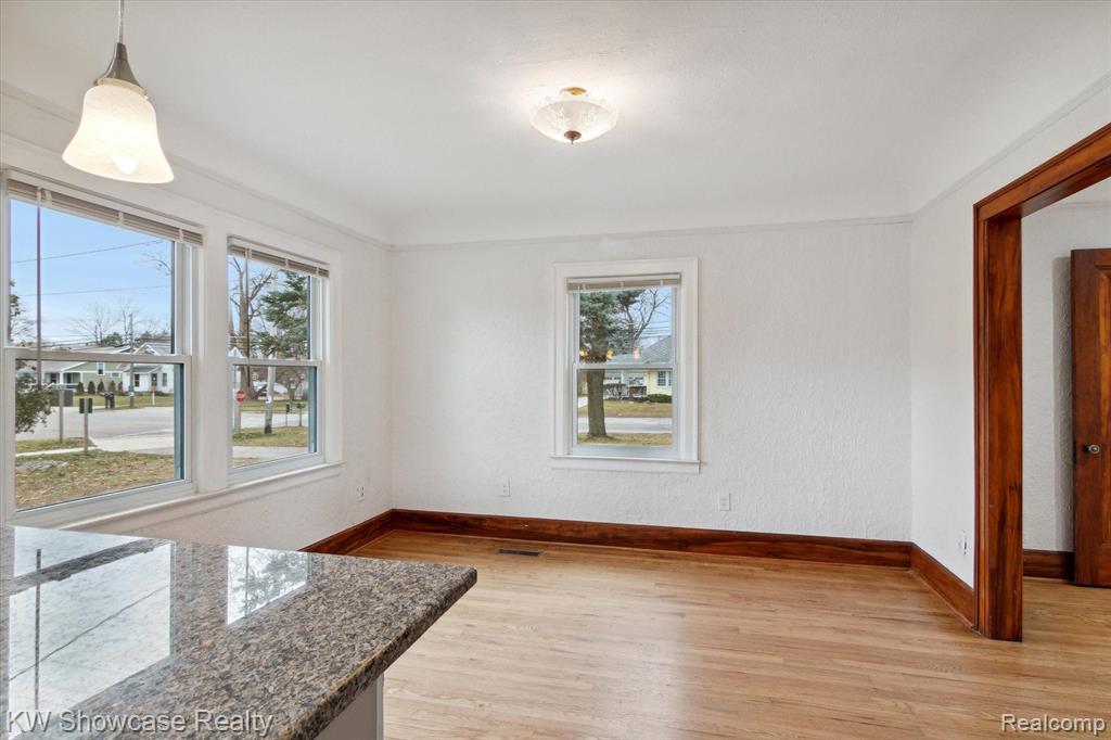 6284 Silver Lake Road Linden, MI 48451 - Photo 11 of 53