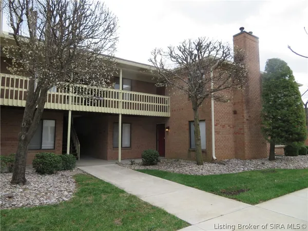 $195,000 | 1710 Charlestown New Albany Road, Unit 100 & 61G, Jeffersonville, IN 47130