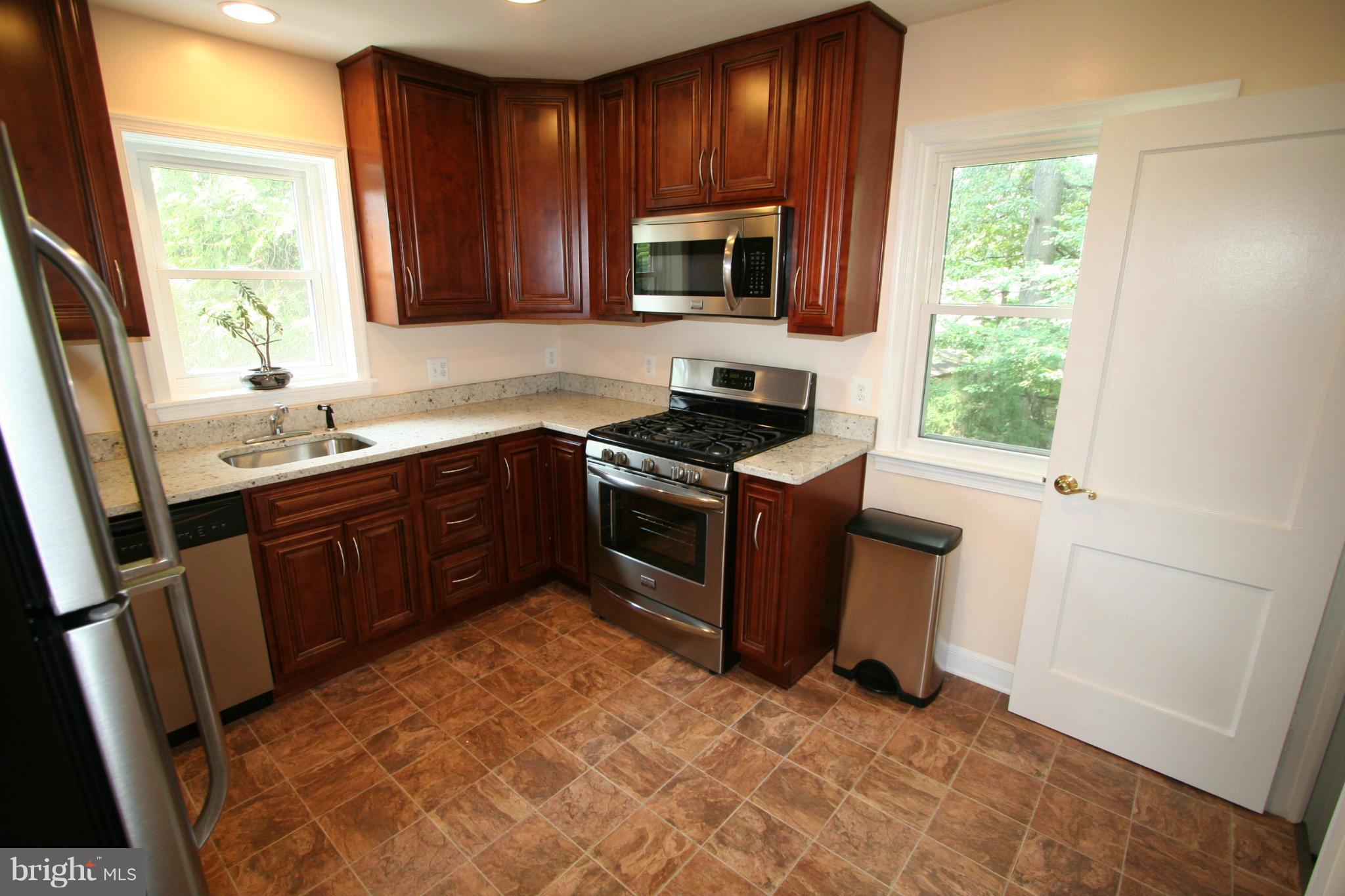 10514 Inwood Avenue Silver Spring, MD 20902 - Photo 6 of 30 Kitchen