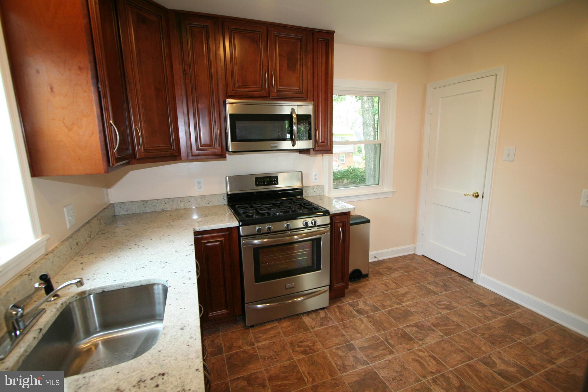 10514 Inwood Avenue Silver Spring, MD 20902 - Photo 7 of 30 Kitchen
