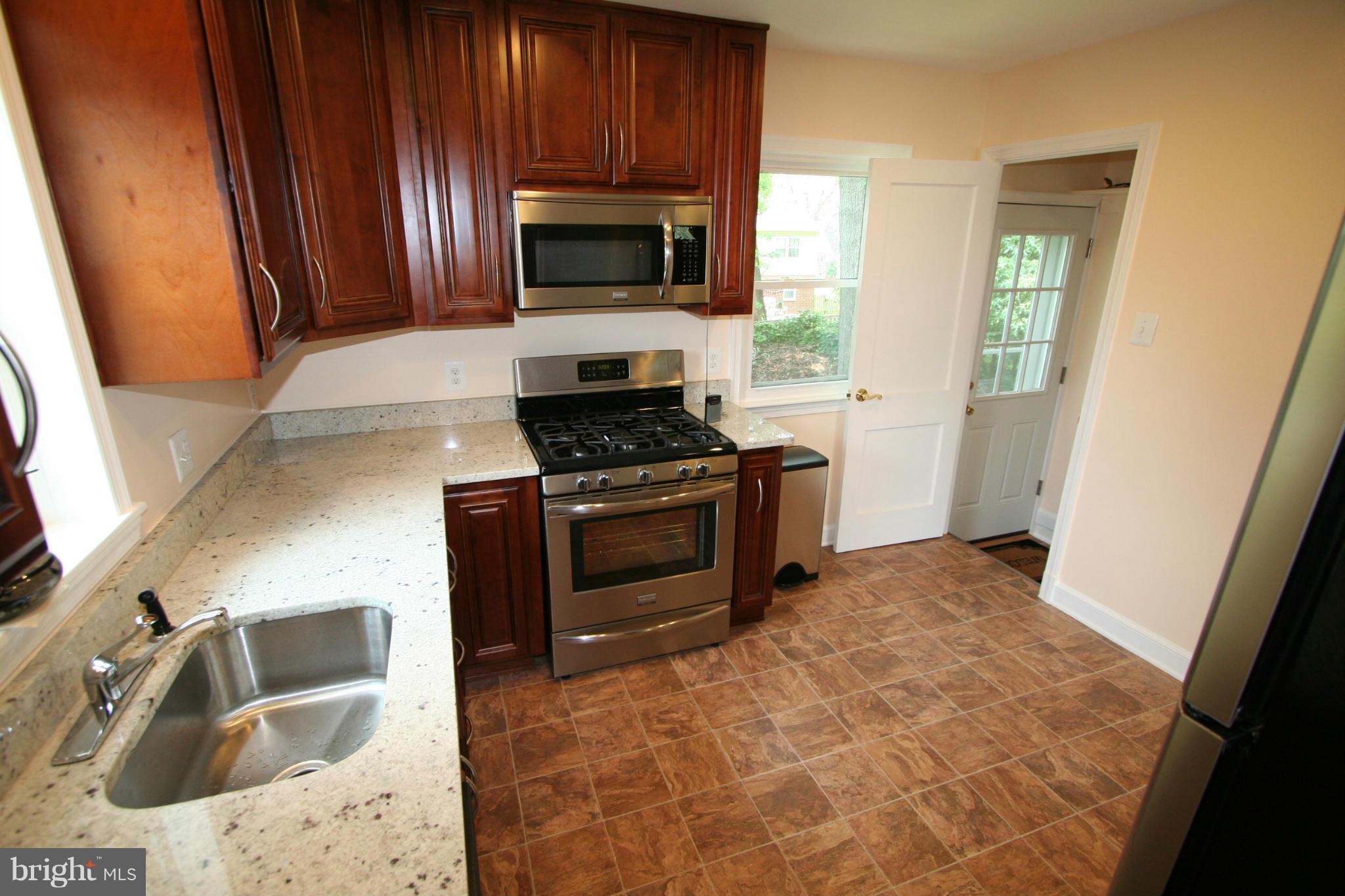 10514 Inwood Avenue Silver Spring, MD 20902 - Photo 8 of 30 Kitchen