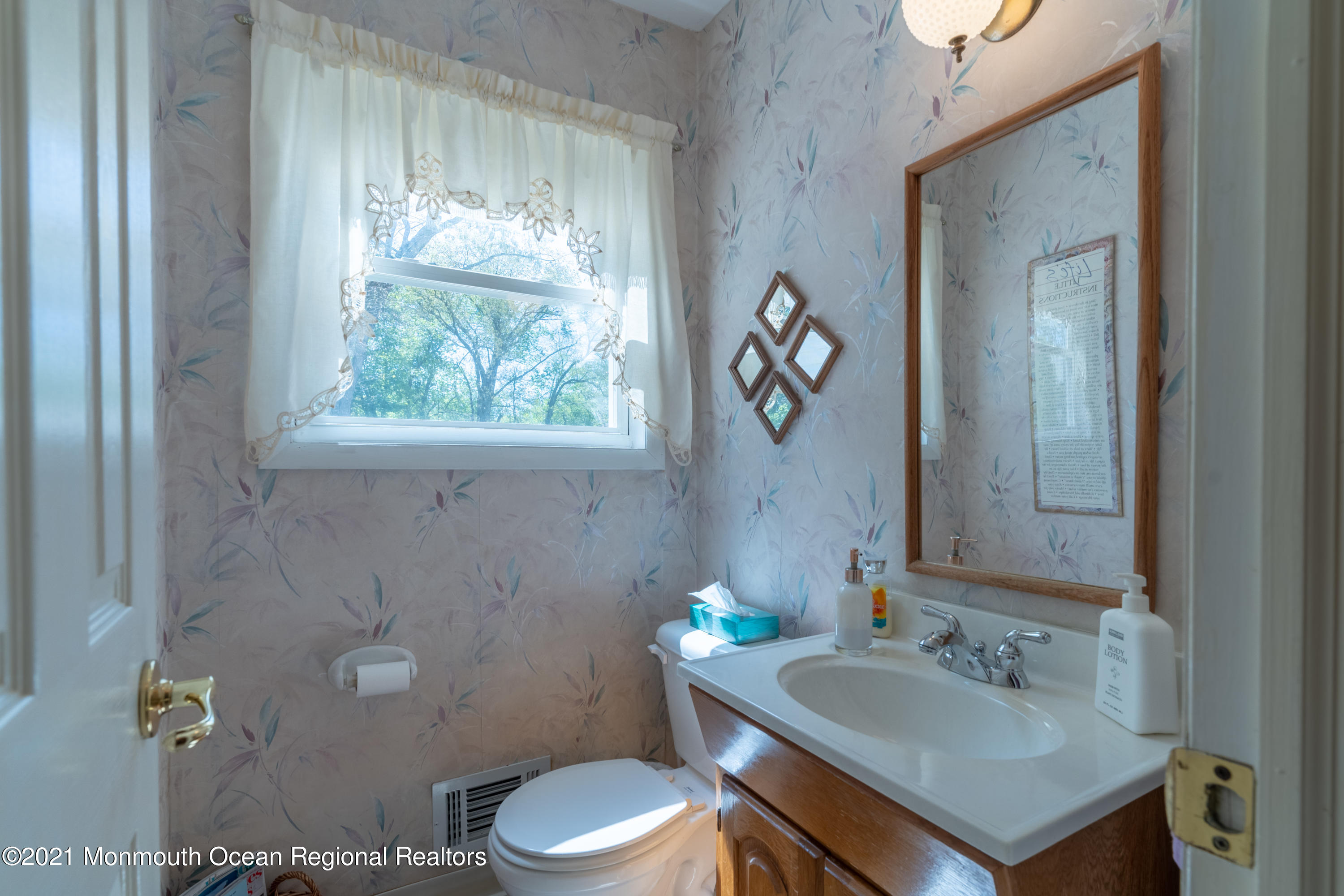 23 Fordham Road Jackson, NJ 08527 - Photo 13 of 42 Half Bath
