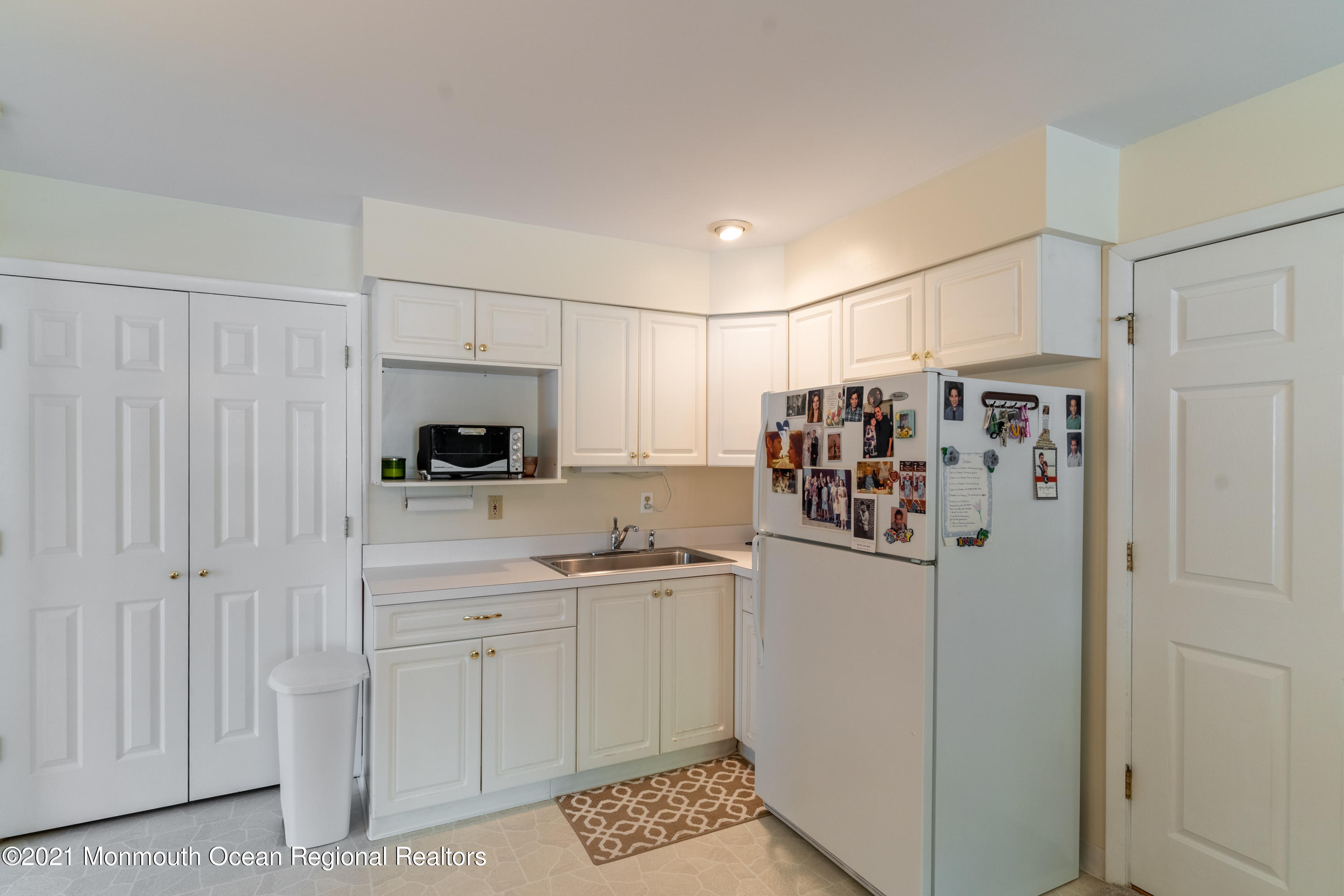 23 Fordham Road Jackson, NJ 08527 - Photo 29 of 42 In-Law Suite - Kitchen/Living Room