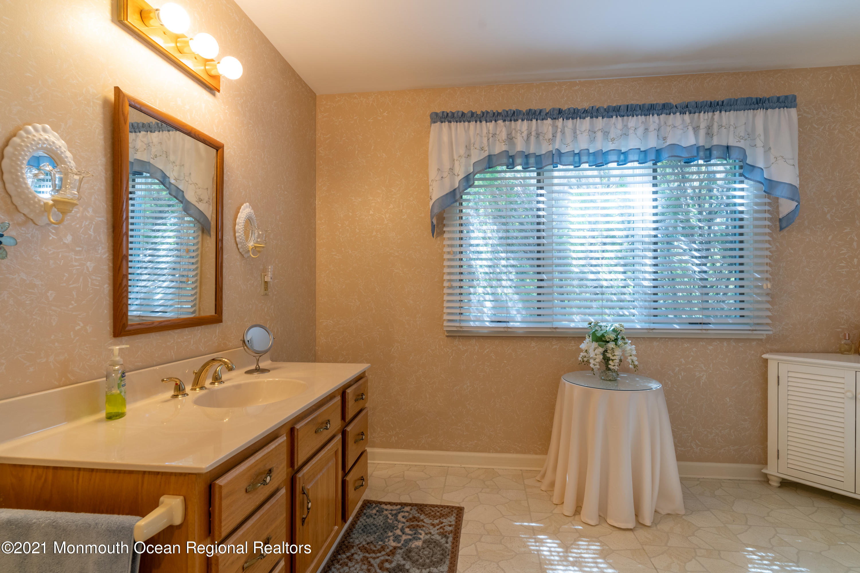 23 Fordham Road Jackson, NJ 08527 - Photo 35 of 42 In-Law Suite Bathroom