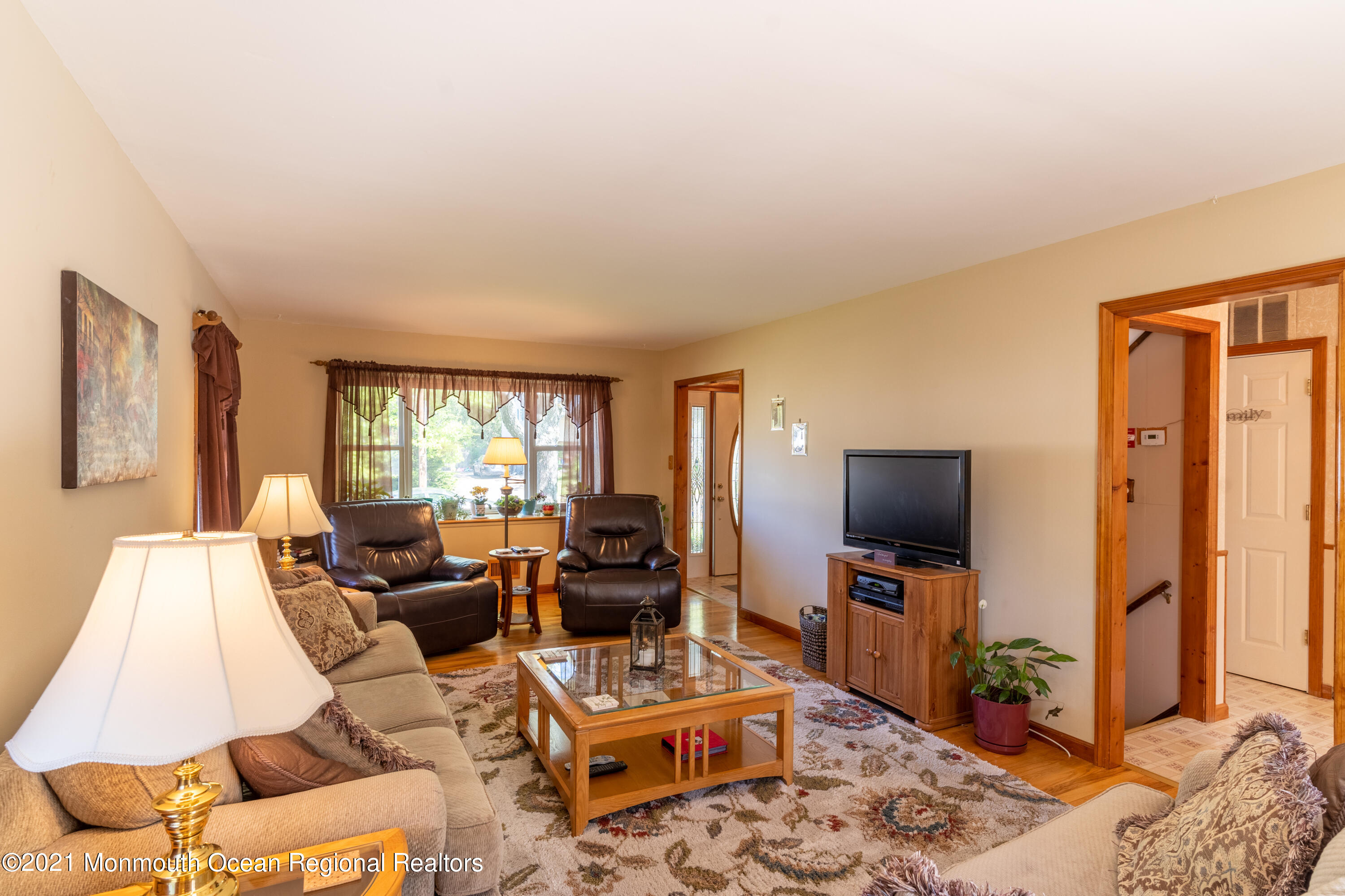 23 Fordham Road Jackson, NJ 08527 - Photo 5 of 42 Living Room