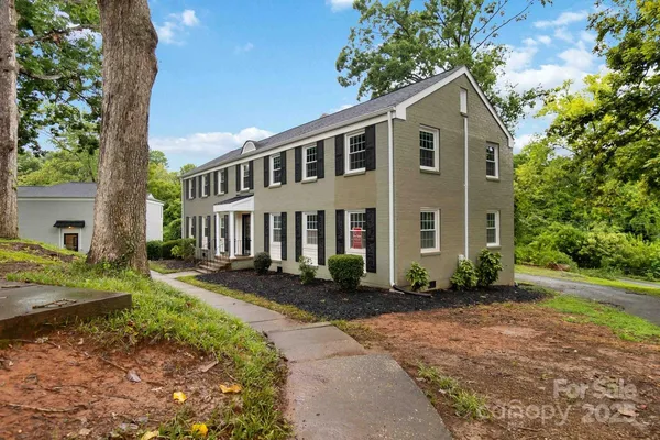 $220,000 | 343 Wakefield Drive, Charlotte, NC 28209