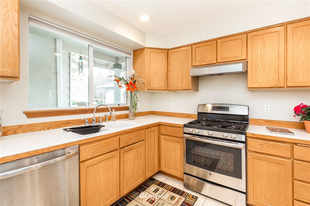 18706 22nd Drive Southeast Bothell, WA 98012 - Photo 2 of 17 Gallery Image 2