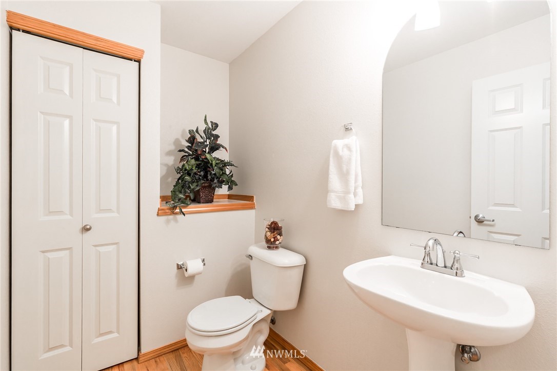 18706 22nd Drive Southeast Bothell, WA 98012 - Photo 8 of 17 Gallery Image 8