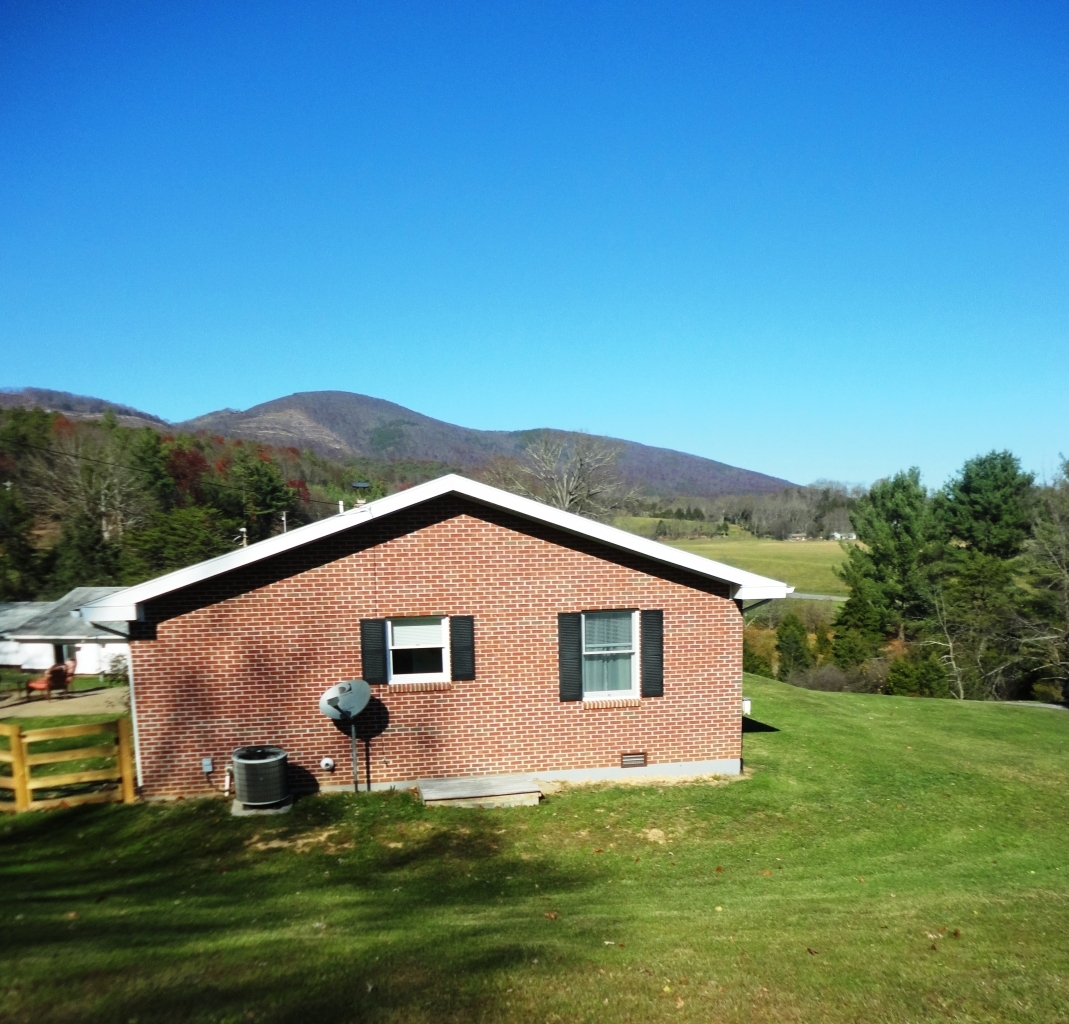 6016 Potts Creek Road Covington, VA 24426 - Photo 9 of 40 3 views from side