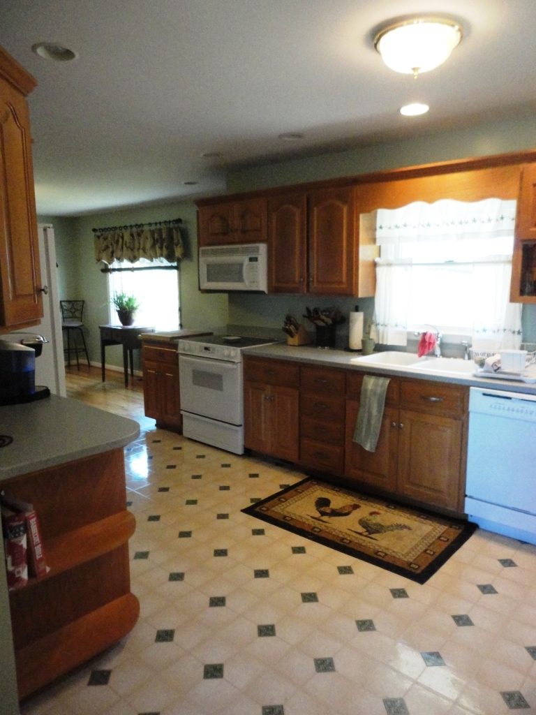 6016 Potts Creek Road Covington, VA 24426 - Photo 10 of 40 4kitchen