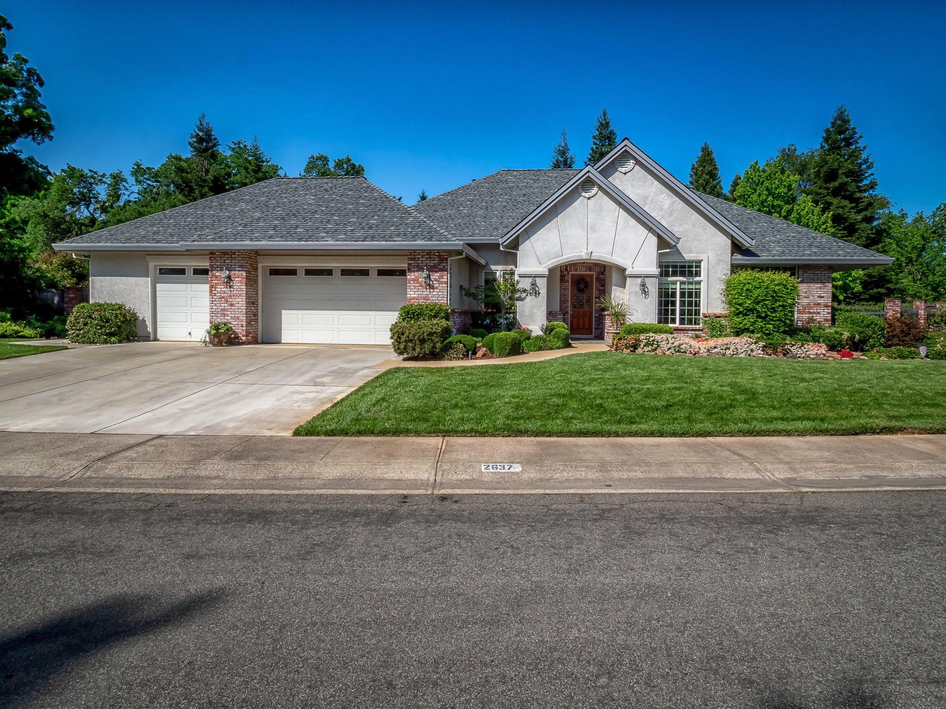2637 La Rinconada Place Redding, CA 96002 - Photo 3 of 94 2637LaRinconadaPlace_001-Edit
