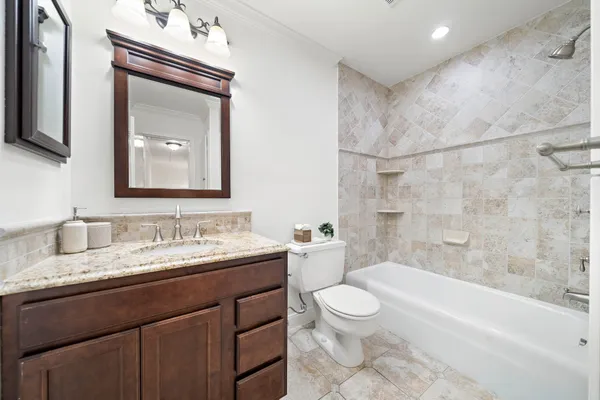 $2,650 | 6434 Burgoyne Dr., Unit 109, Houston, TX 77057