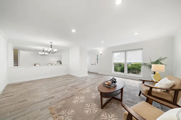 $2,650 | 6434 Burgoyne Dr., Unit 109, Houston, TX 77057