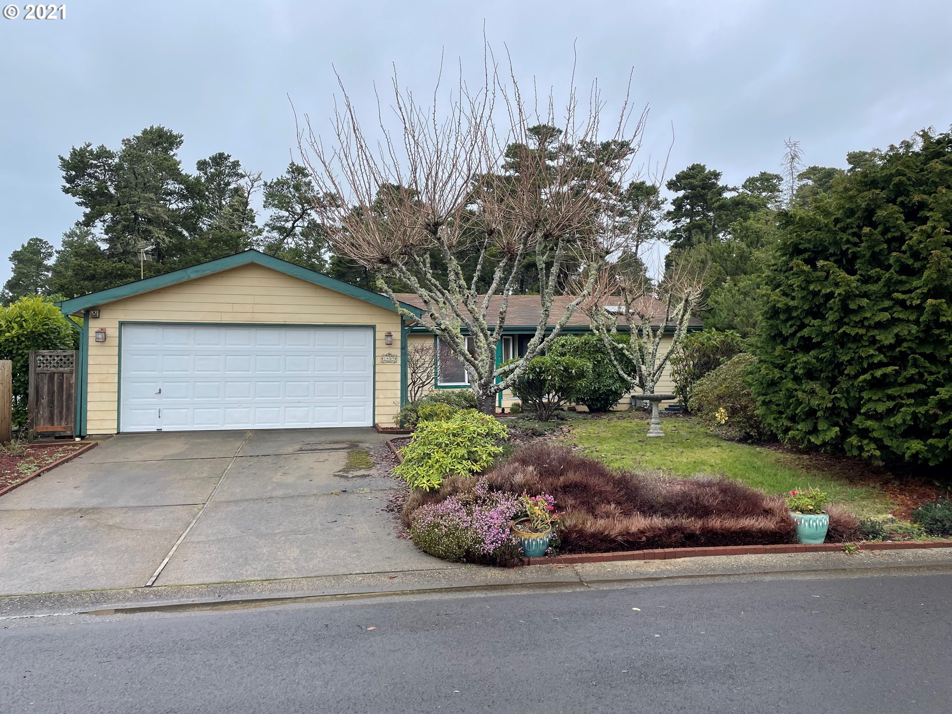 1459 Siano Loop Florence, OR 97439 - Photo 1 of 15 Gallery Image 1