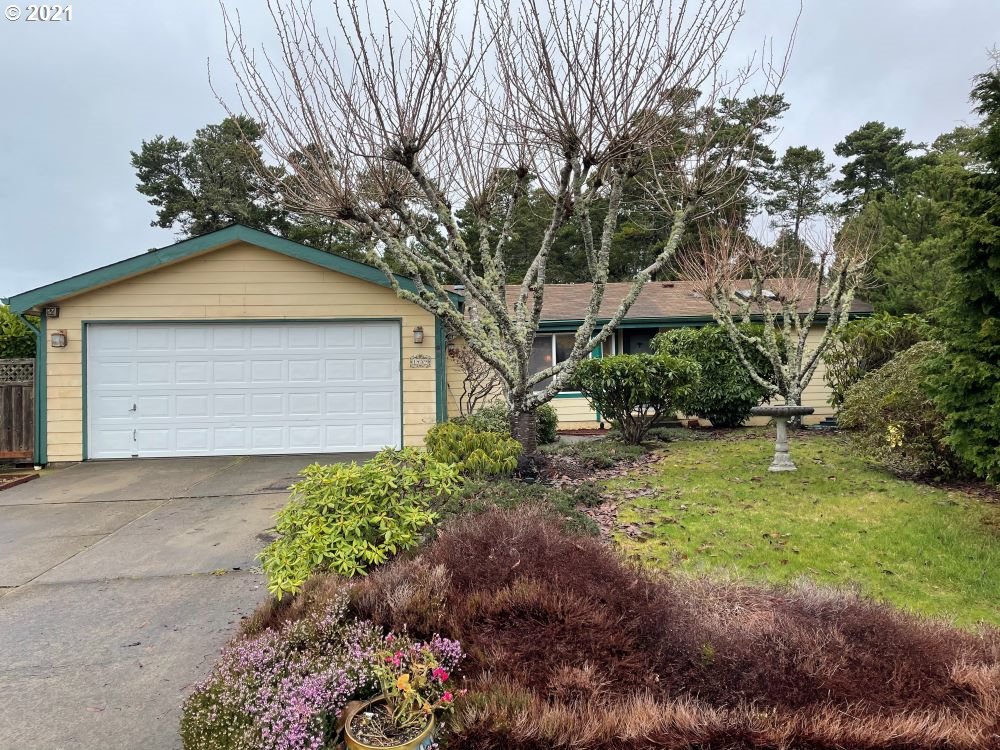 1459 Siano Loop Florence, OR 97439 - Photo 2 of 15 Gallery Image 2