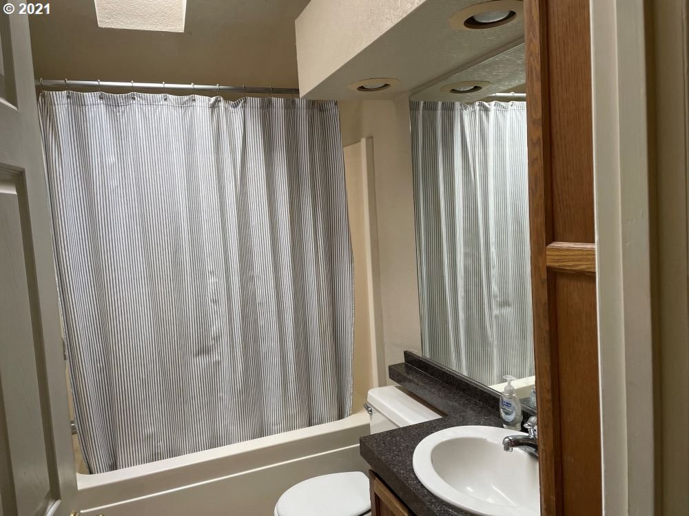 1459 Siano Loop Florence, OR 97439 - Photo 12 of 15 Gallery Image 12