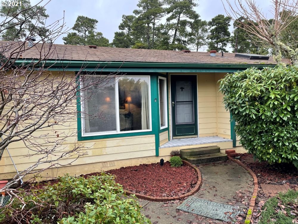 1459 Siano Loop Florence, OR 97439 - Photo 4 of 15 Gallery Image 4