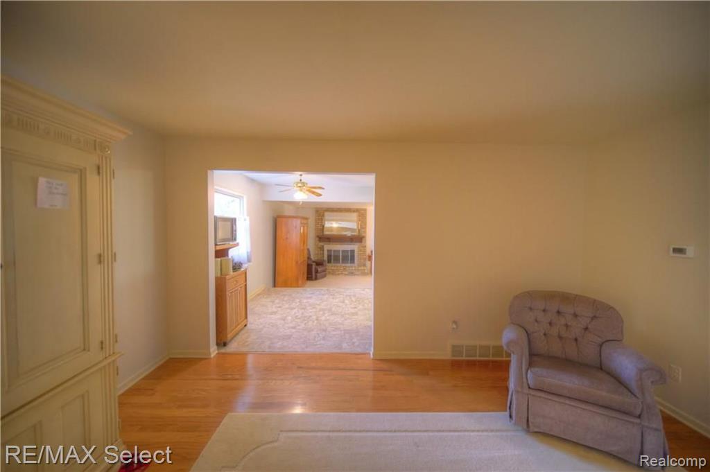 6304 Yorkshire North Riding Road Flint, MI 48532 - Photo 9 of 32 Gallery Image 9