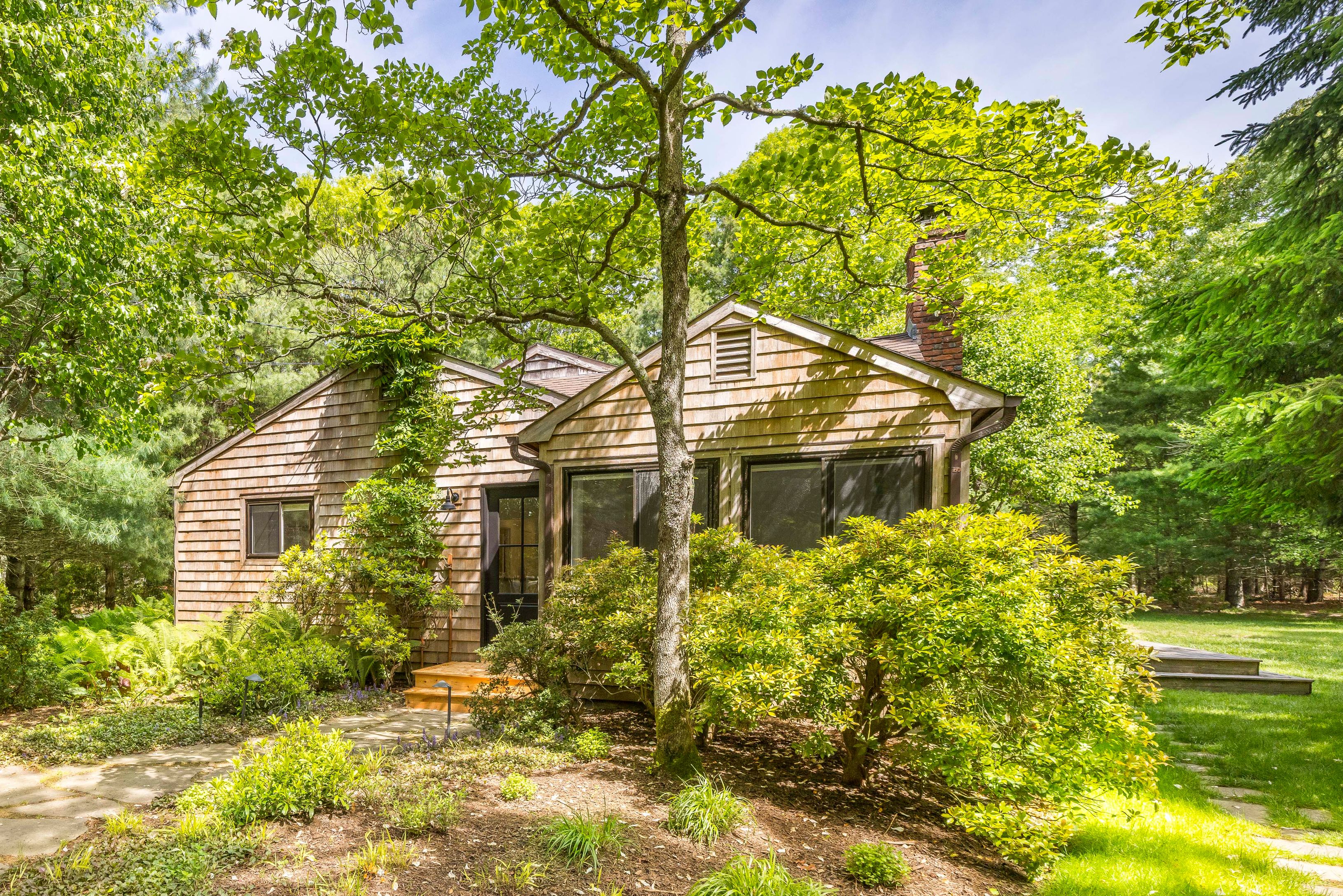 60 Northwest Northwest Landing Road East Hampton, NY 11937 - Photo 2 of 31