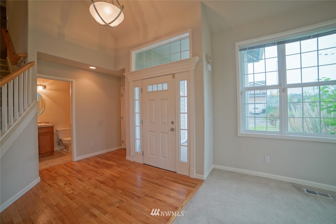 401 Orcas Place Northeast Renton, WA 98059 - Photo 3 of 25