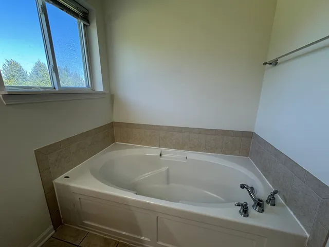 $2,400 | 405 Preserve Drive, Genoa, IL 60135