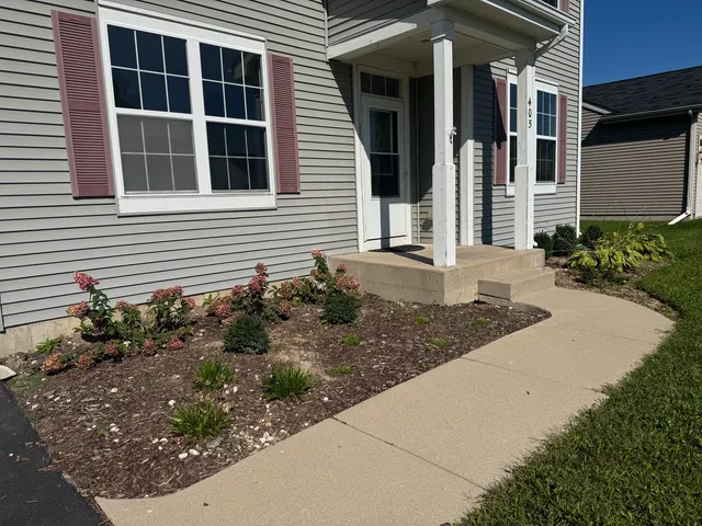 $2,400 | 405 Preserve Drive, Genoa, IL 60135
