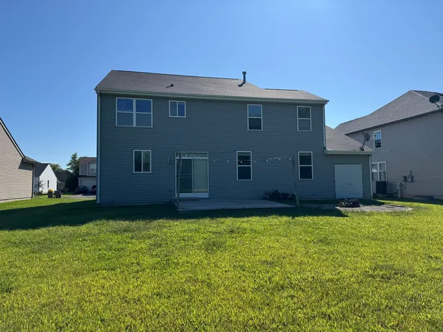 $2,400 | 405 Preserve Drive, Genoa, IL 60135