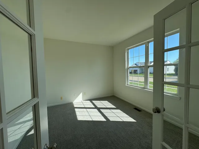 $2,400 | 405 Preserve Drive, Genoa, IL 60135