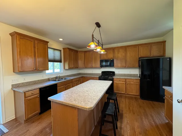 $2,400 | 405 Preserve Drive, Genoa, IL 60135