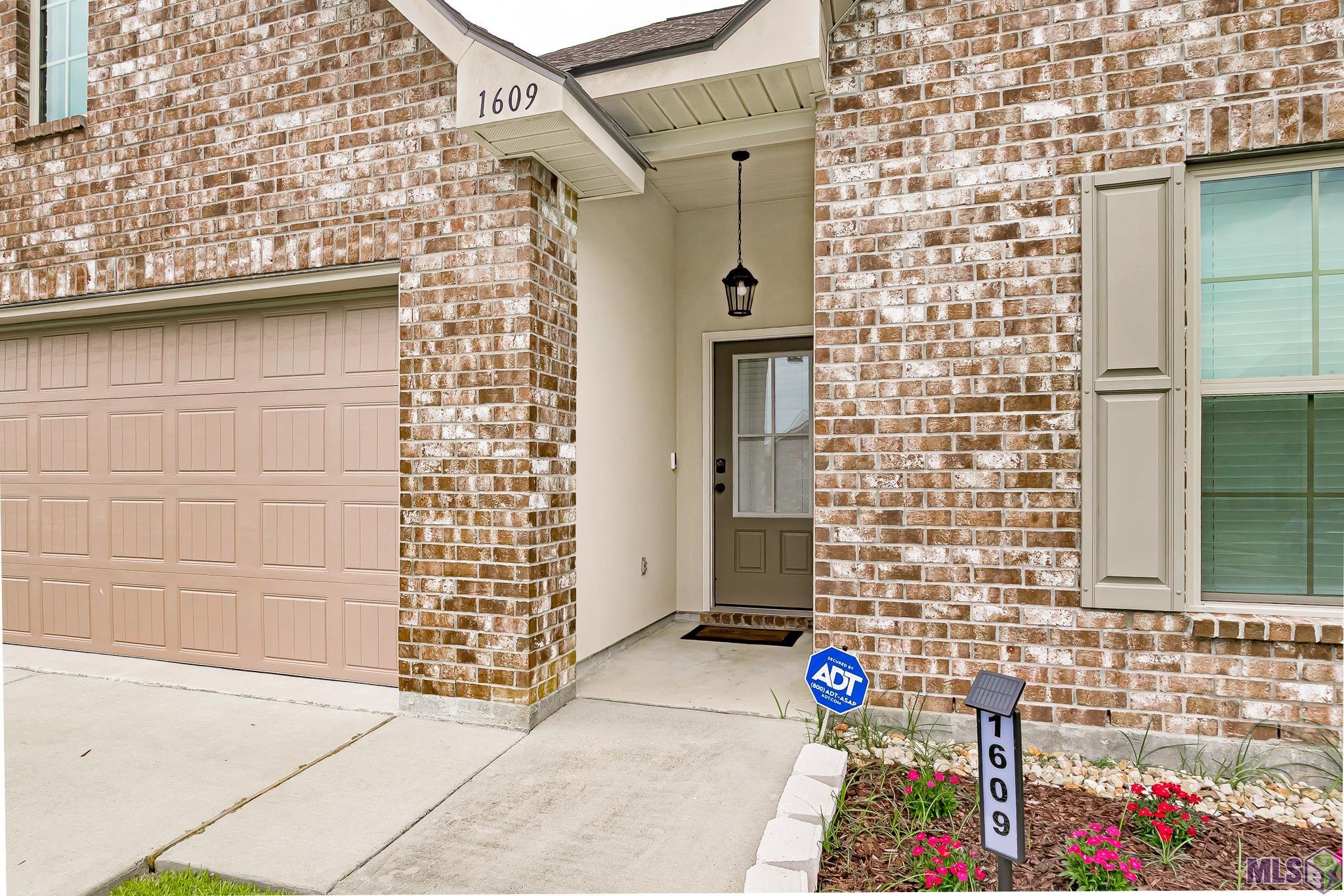 1609 Rangeland Avenue Zachary, LA 70791 - Photo 2 of 24