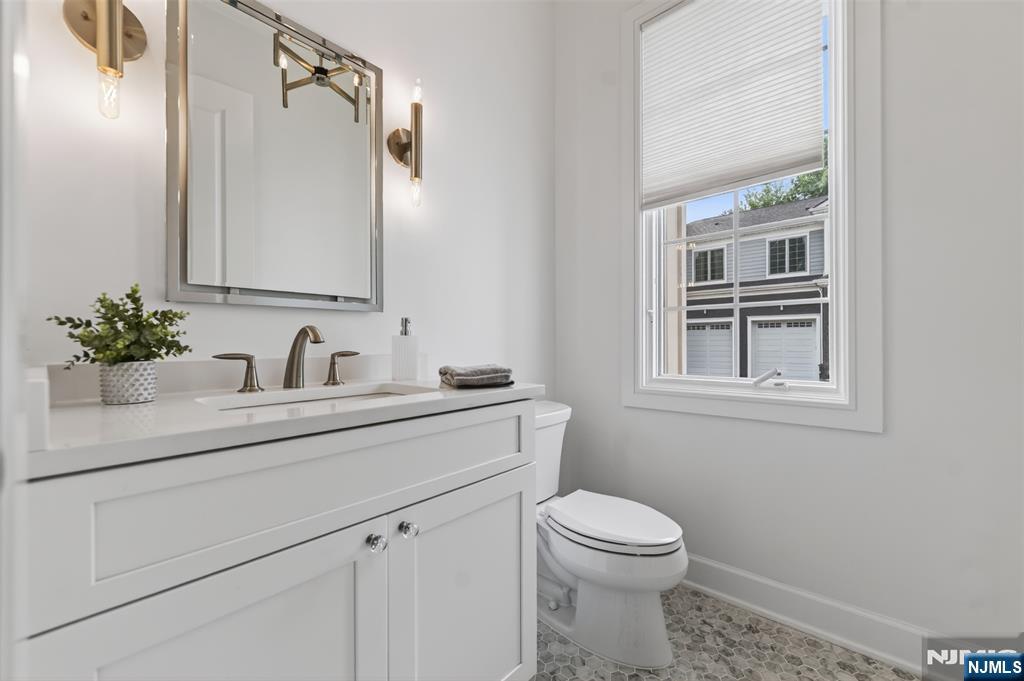 22 Gabriel Court, Unit 22 Paramus, NJ 07652 - Photo 13 of 38