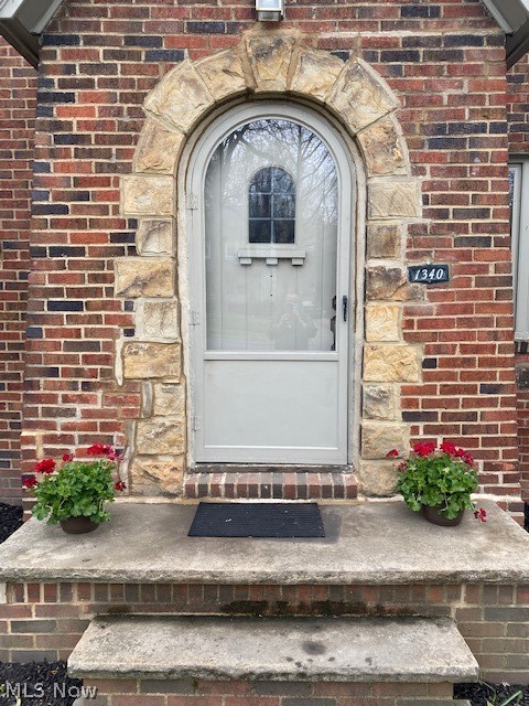 1340 Plainfield Road Cleveland, OH 44121 - Photo 6 of 33 Gallery Image 6
