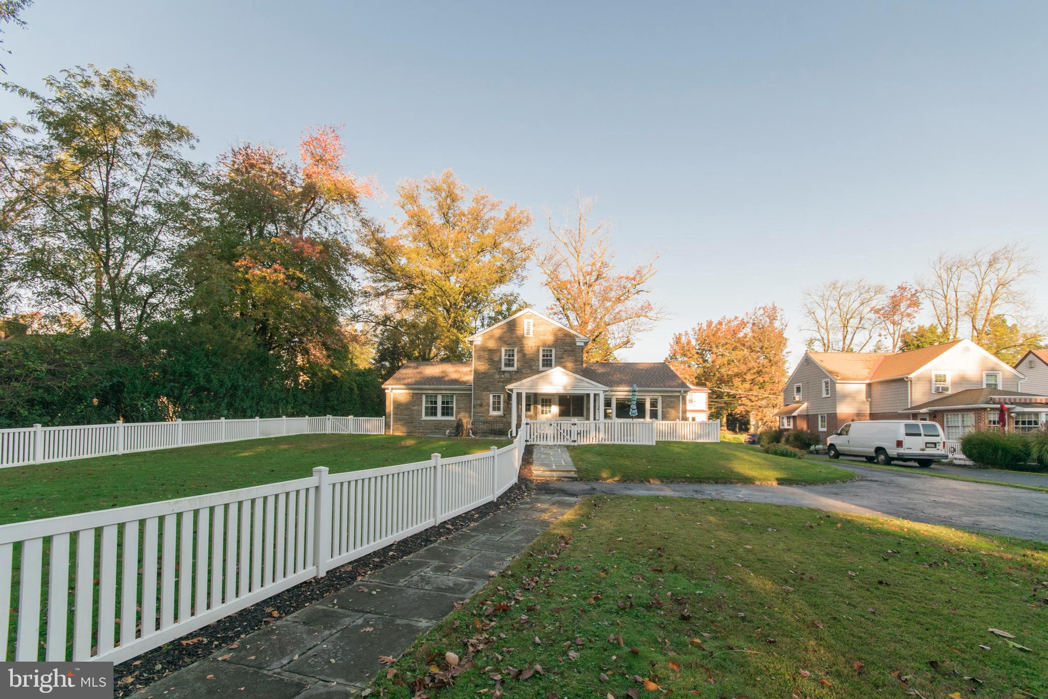 913 Gilbert Road Cheltenham, PA 19012 - Photo 9 of 36 Partially Fenced Yard