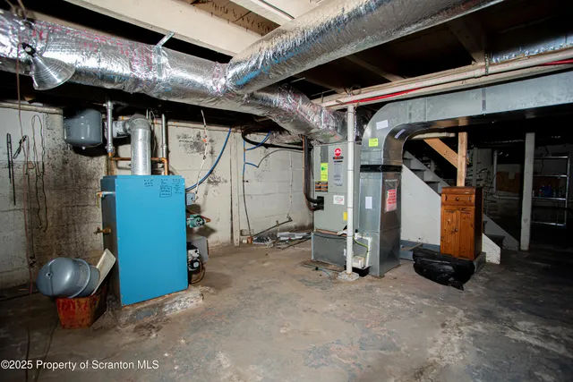 a view of a storage & utility room