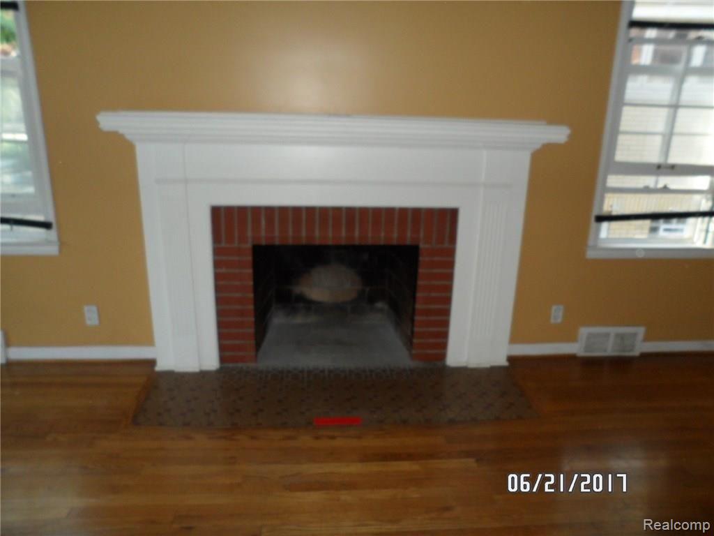 3844 Yorkshire Road Detroit, MI 48224 - Photo 6 of 23 SAM_1847.JPG