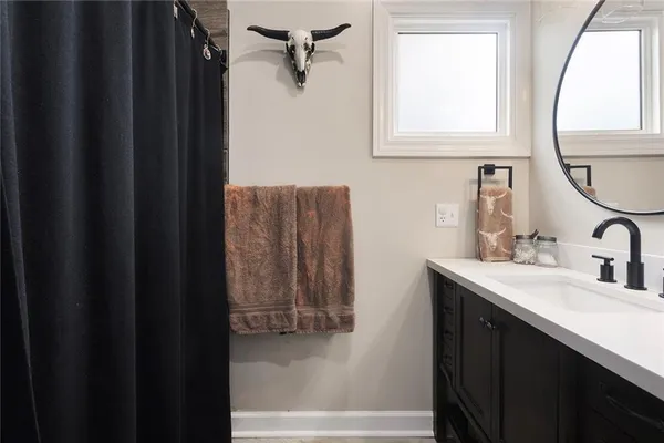 $245,000 | 10 West Broadway Street, Higginsville, MO 64037