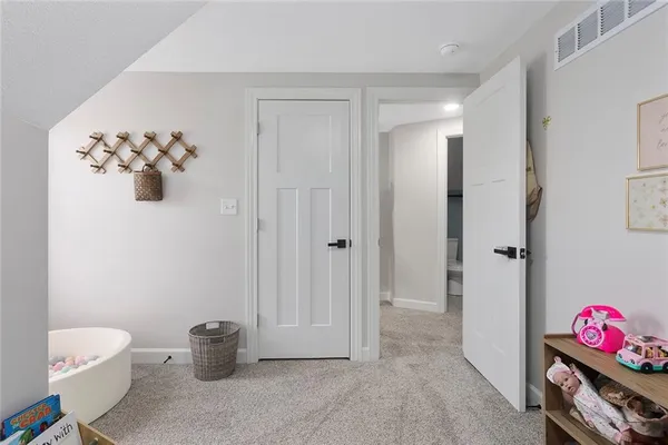 $245,000 | 10 West Broadway Street, Higginsville, MO 64037