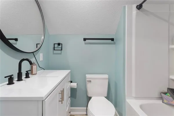 $245,000 | 10 West Broadway Street, Higginsville, MO 64037