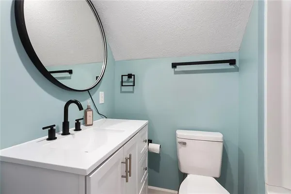 $245,000 | 10 West Broadway Street, Higginsville, MO 64037