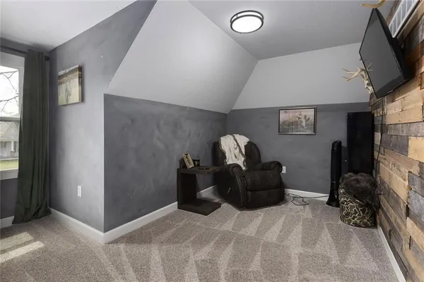 $245,000 | 10 West Broadway Street, Higginsville, MO 64037