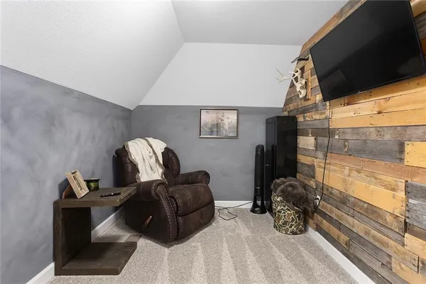 $245,000 | 10 West Broadway Street, Higginsville, MO 64037